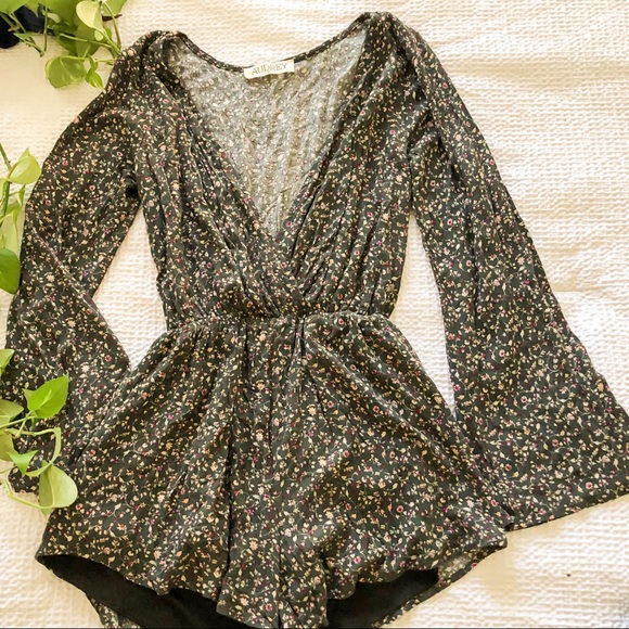 NWOT Ruche floral romper - Picture 3 of 11
